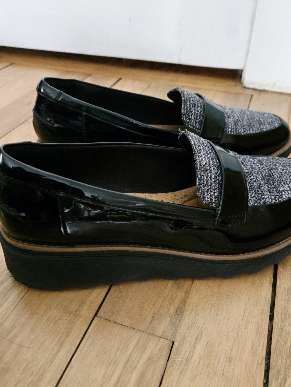 Clarks Women's Sharon Gracie Penny Loafers in Black Patent Combi Tweed, size 9 - Picture 10 of 12